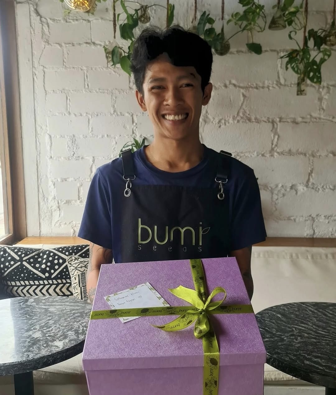 Packaging for Gifts (from 500.000 IDR)